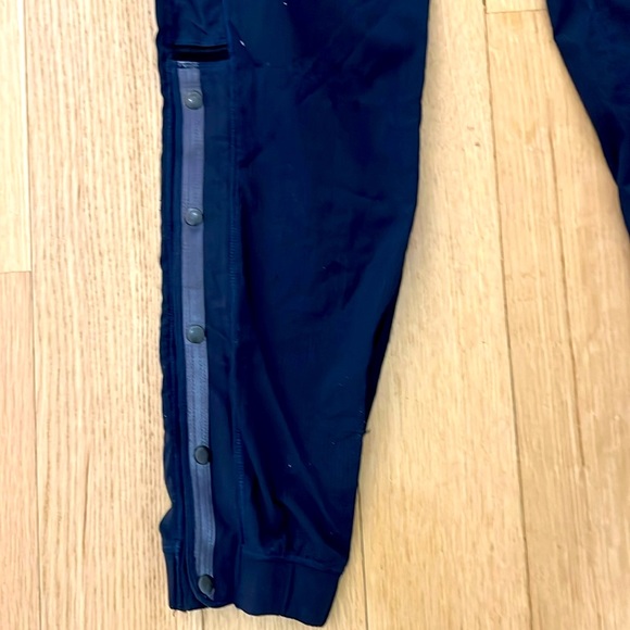 Lululemon Navy Track Pants with Snaps on Legs - Size 4 - Picture 3 of 4